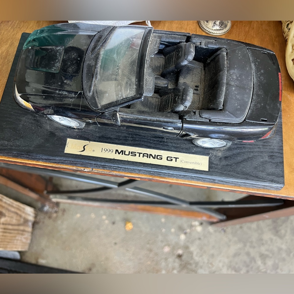 1999 Mustang GT Convertible Model Car